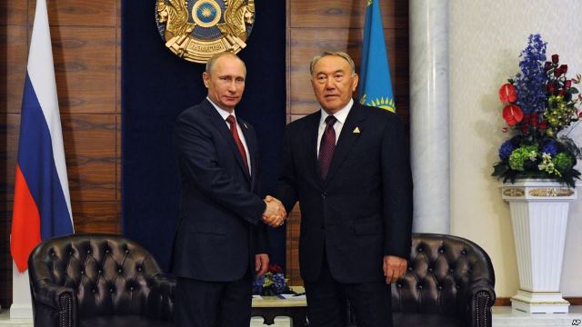 Путин и Назарбаев обсудили отношения России и Турции